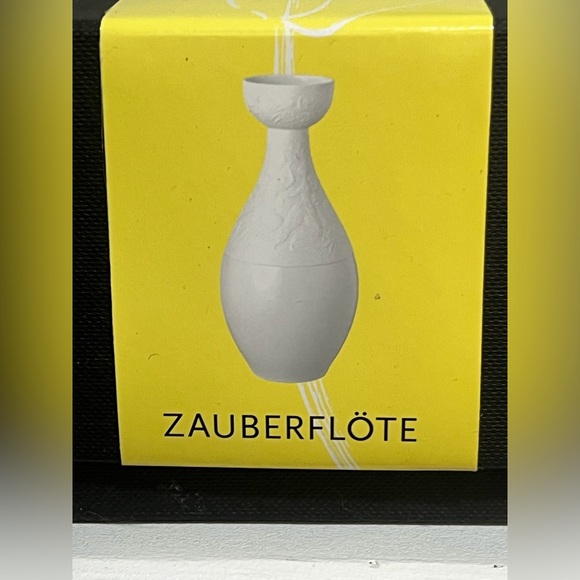 Rosenthal Bjorn Wiinblad Zauberflote Magic Flute White Mini Vase 11cm - Picture 6 of 10